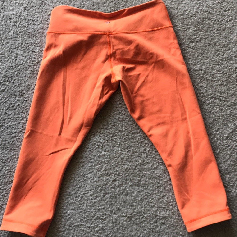 Lululemon Reversible Wunder Under Crop Size 8